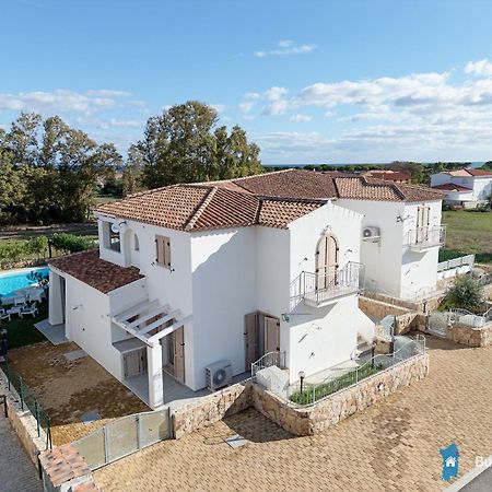 Villetta Con Piscina Budoni Affitti Spiaggia 700 Mt מראה חיצוני תמונה
