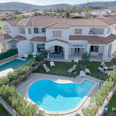 Villetta Con Piscina Budoni Affitti Spiaggia 700 Mt מראה חיצוני תמונה