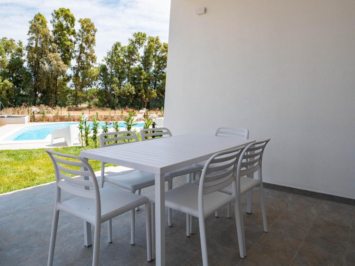 Villetta Con Piscina Budoni Affitti Spiaggia 700 Mt מראה חיצוני תמונה