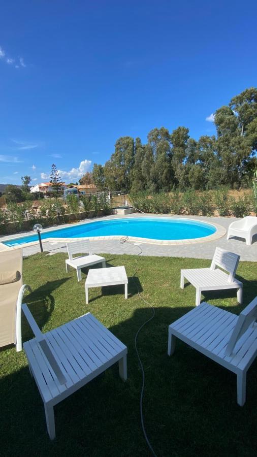 Villetta Con Piscina Budoni Affitti Spiaggia 700 Mt מראה חיצוני תמונה