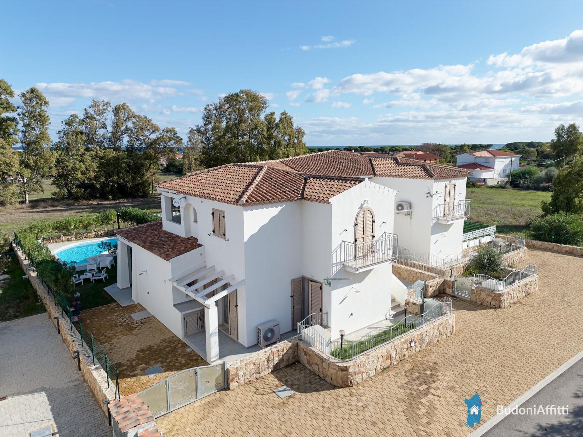 Villetta Con Piscina Budoni Affitti Spiaggia 700 Mt מראה חיצוני תמונה