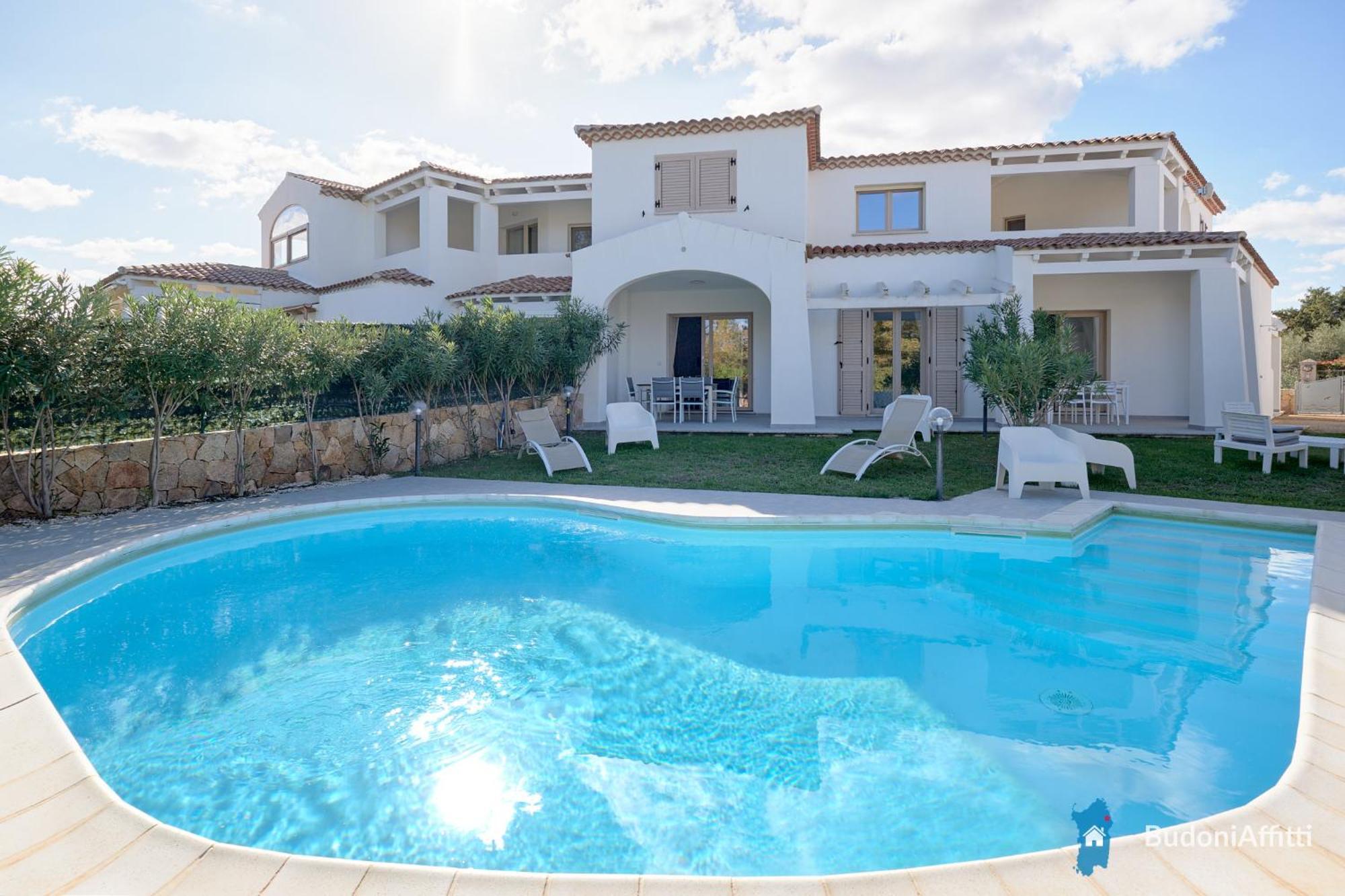 Villetta Con Piscina Budoni Affitti Spiaggia 700 Mt מראה חיצוני תמונה